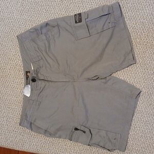 Quiksilver Men's Cargo Shorts in Light Gray Waist 32